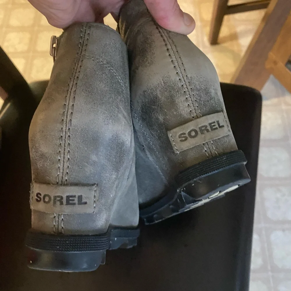 Sorel Gray Ankle Booties with Side Zipper - Picture 5 of 6